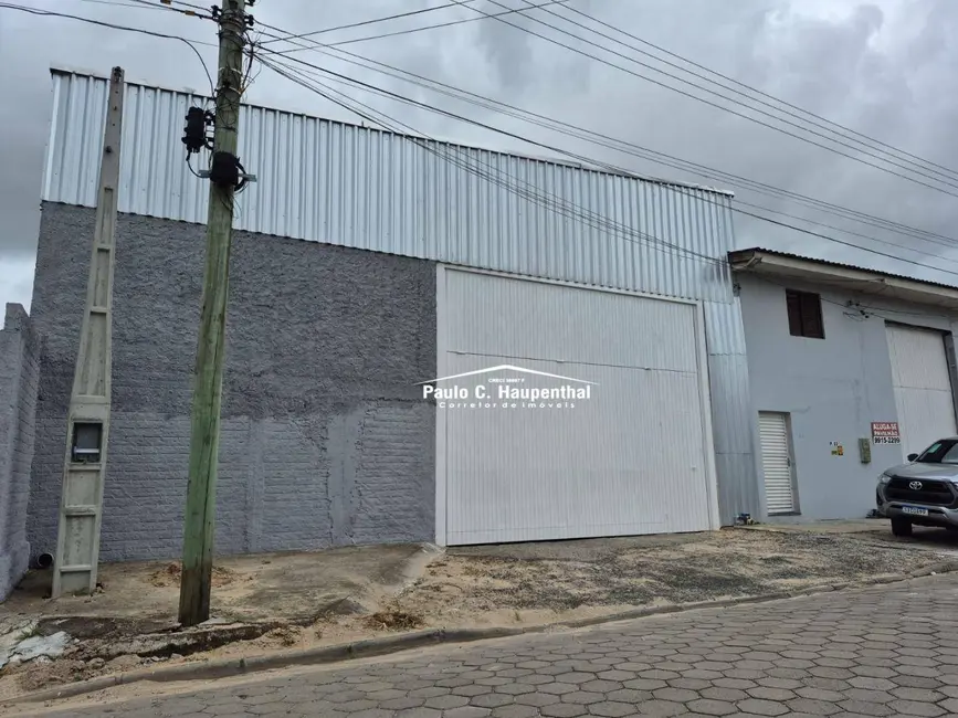 Foto 1 de Armazém / Galpão para alugar, 300m2 em Jardim das Avenidas, Ararangua - SC