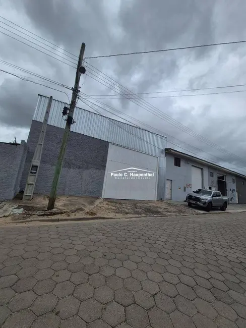 Foto 2 de Armazém / Galpão para alugar, 300m2 em Jardim das Avenidas, Ararangua - SC