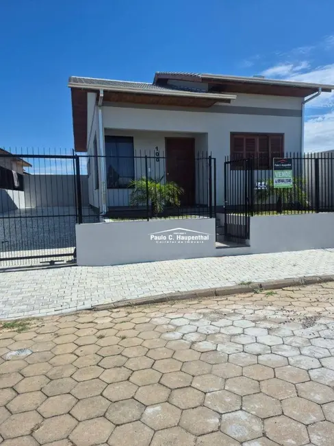 Casa com 2 quartos à venda, 150m2 em Ararangua - SC - imagem 1 Foto 1 de Casa com 2 quartos à venda, 150m2 em Ararangua - SC