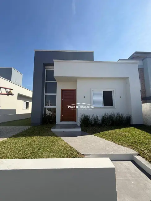 Casa com 3 quartos à venda, 180m2 em Ararangua - SC - imagem 1 Foto 1 de Casa com 3 quartos à venda, 180m2 em Ararangua - SC