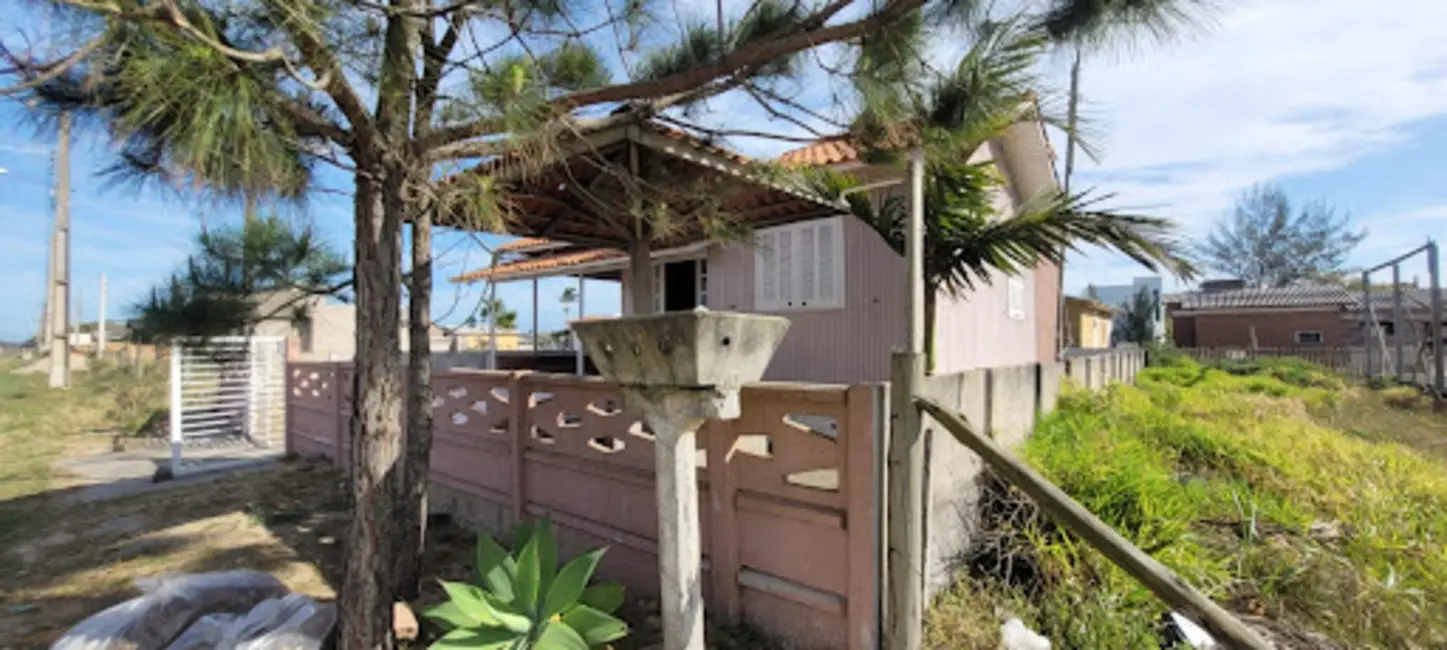 Foto 2 de Casa com 2 quartos à venda, 300m2 em Balneario Arroio Do Silva - SC