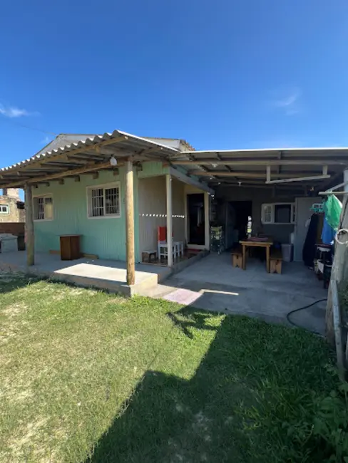 Foto 2 de Casa com 3 quartos à venda, 300m2 em Balneario Arroio Do Silva - SC