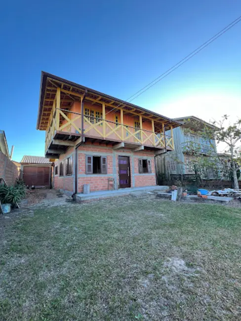 Foto 1 de Casa com 1 quarto à venda, 324m2 em Balneario Arroio Do Silva - SC