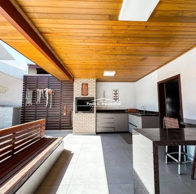 Foto 2 de Casa com 5 quartos à venda, 357m2 em Balneario Arroio Do Silva - SC