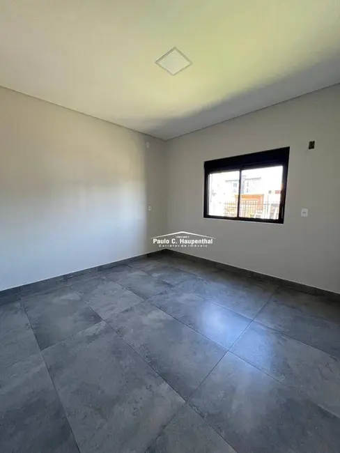 Foto 6 de Casa com 3 quartos à venda, 300m2 em Ararangua - SC