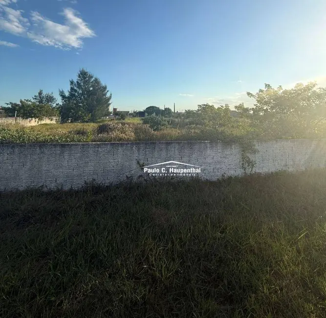 Foto 2 de Terreno / Lote à venda, 300m2 em Balneario Arroio Do Silva - SC
