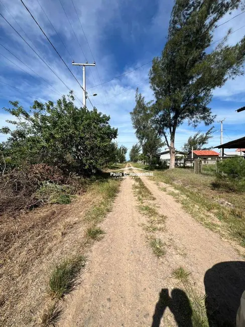 Foto 2 de Terreno / Lote à venda, 300m2 em Balneario Arroio Do Silva - SC