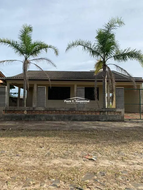 Foto 2 de Casa com 3 quartos à venda, 600m2 em Balneario Arroio Do Silva - SC