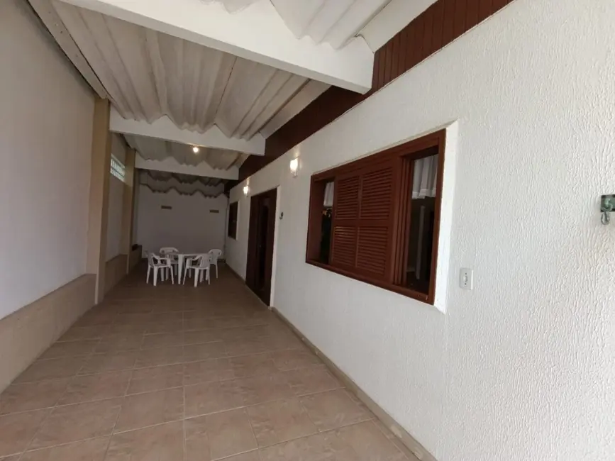 Foto 3 de Casa com 5 quartos à venda, 270m2 em Centro, Balneario Arroio Do Silva - SC