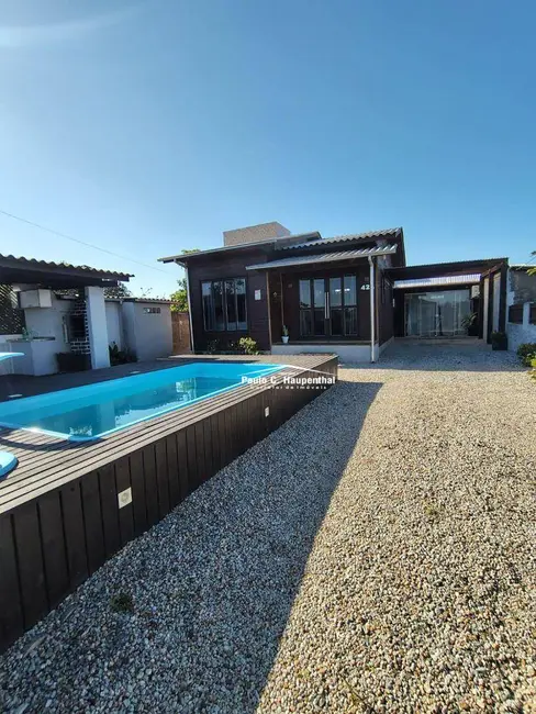 Foto 1 de Casa com 4 quartos à venda, 310m2 em Balneario Arroio Do Silva - SC