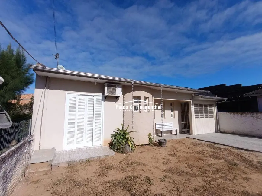 Foto 1 de Casa com 3 quartos para alugar, 300m2 em Mato Alto, Ararangua - SC