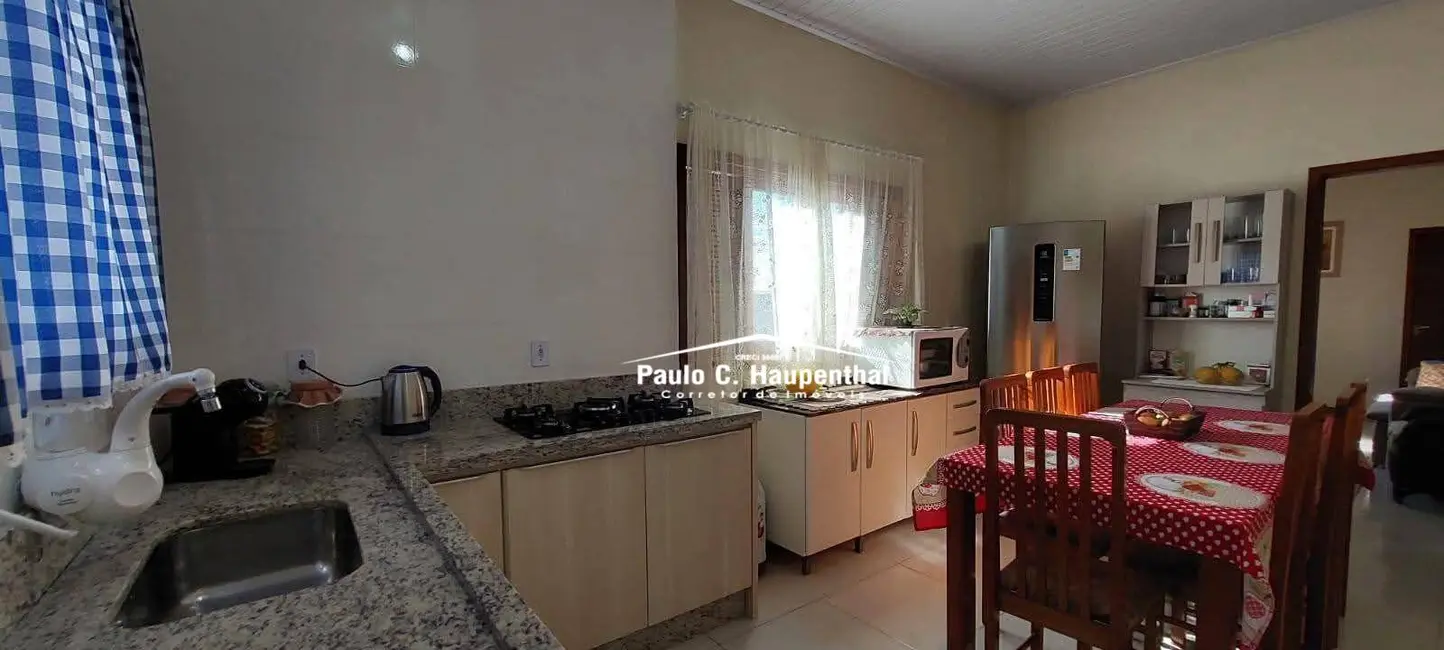 Foto 5 de Casa com 3 quartos à venda, 300m2 em Coloninha, Ararangua - SC