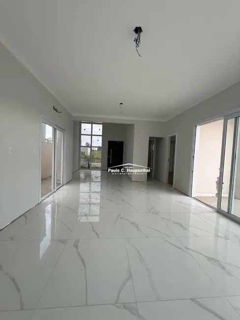 Foto 4 de Casa com 3 quartos à venda, 310m2 em Ararangua - SC