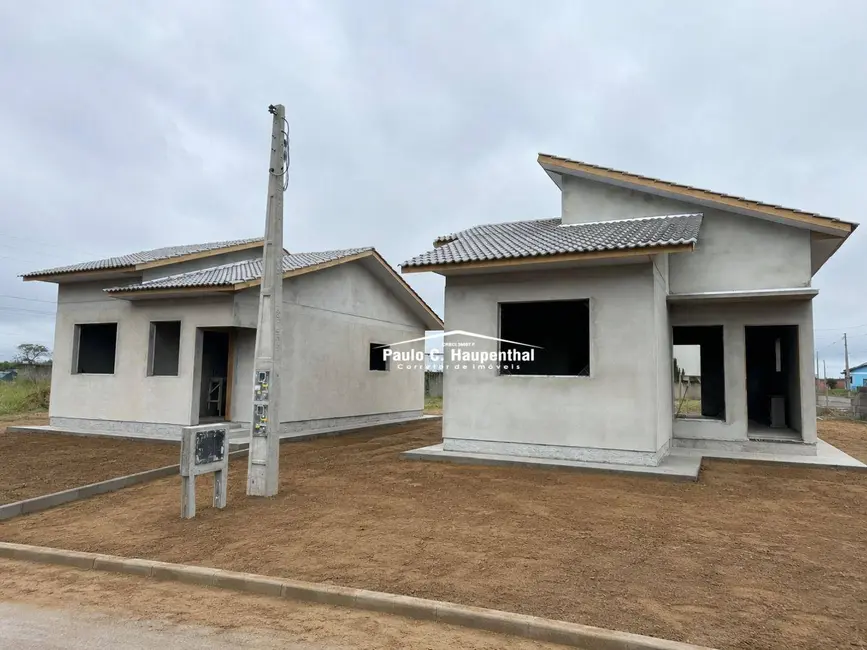 Foto 2 de Casa com 2 quartos à venda, 150m2 em Ararangua - SC