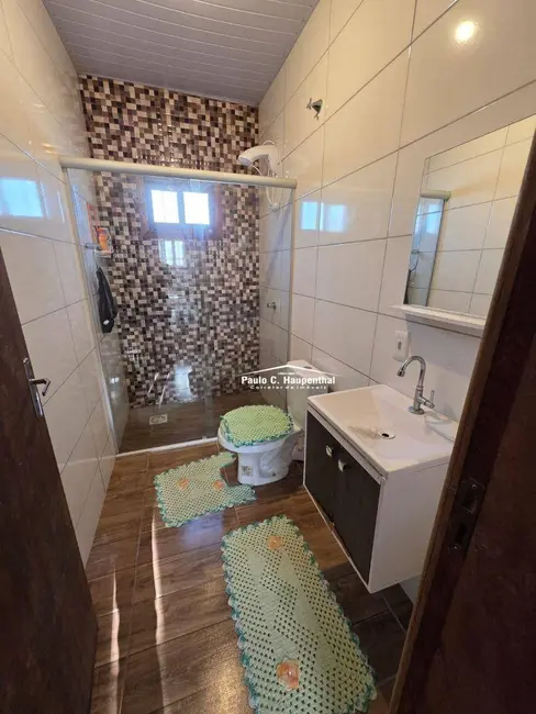 Casa com 3 quartos à venda, 300m2 em Balneario Arroio Do Silva - SC - imagem 8 Foto 8 de Casa com 3 quartos à venda, 300m2 em Balneario Arroio Do Silva - SC
