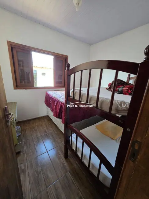Casa com 3 quartos à venda, 300m2 em Balneario Arroio Do Silva - SC - imagem 9 Foto 9 de Casa com 3 quartos à venda, 300m2 em Balneario Arroio Do Silva - SC