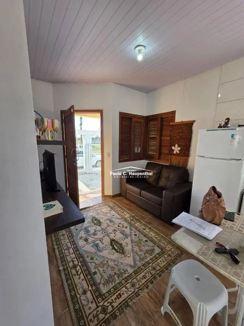 Casa com 3 quartos à venda, 300m2 em Balneario Arroio Do Silva - SC - imagem 4 Foto 4 de Casa com 3 quartos à venda, 300m2 em Balneario Arroio Do Silva - SC
