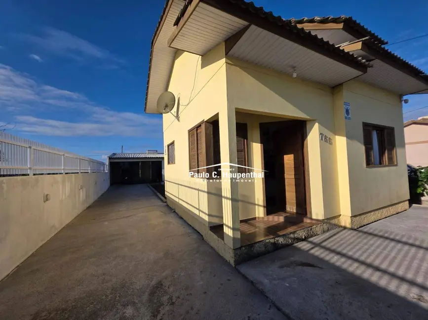 Casa com 3 quartos à venda, 300m2 em Balneario Arroio Do Silva - SC - imagem 2 Foto 2 de Casa com 3 quartos à venda, 300m2 em Balneario Arroio Do Silva - SC