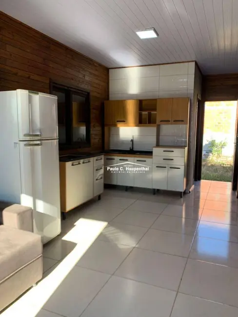Casa com 3 quartos para alugar, 325m2 em Balneario Arroio Do Silva - SC - imagem 6 Foto 6 de Casa com 3 quartos para alugar, 325m2 em Balneario Arroio Do Silva - SC