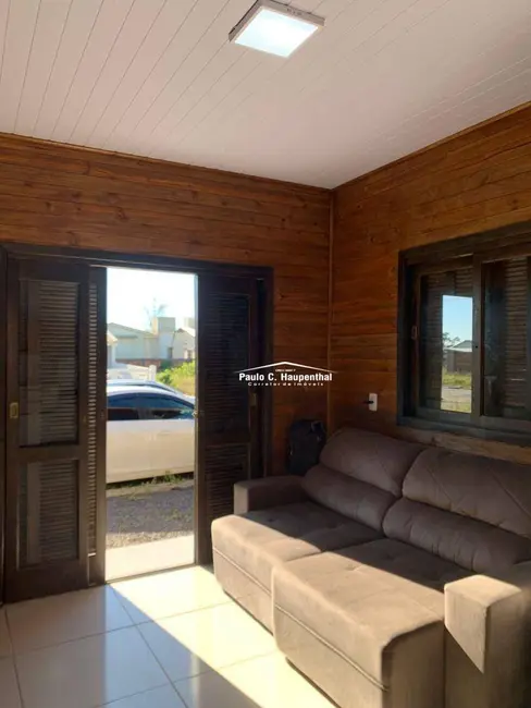 Casa com 3 quartos para alugar, 325m2 em Balneario Arroio Do Silva - SC - imagem 5 Foto 5 de Casa com 3 quartos para alugar, 325m2 em Balneario Arroio Do Silva - SC