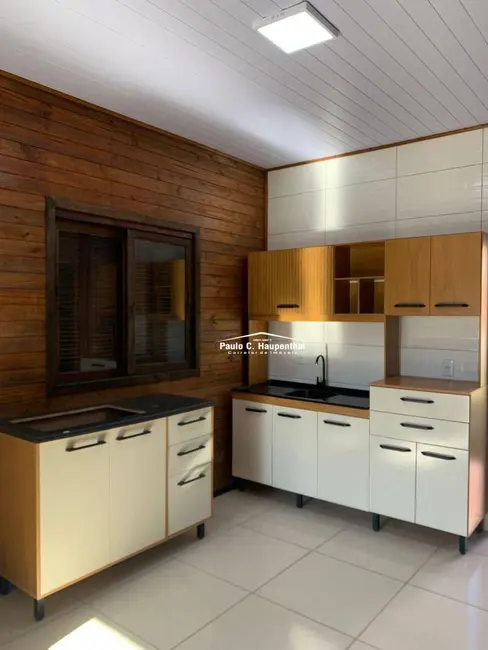 Casa com 3 quartos para alugar, 325m2 em Balneario Arroio Do Silva - SC - imagem 7 Foto 7 de Casa com 3 quartos para alugar, 325m2 em Balneario Arroio Do Silva - SC