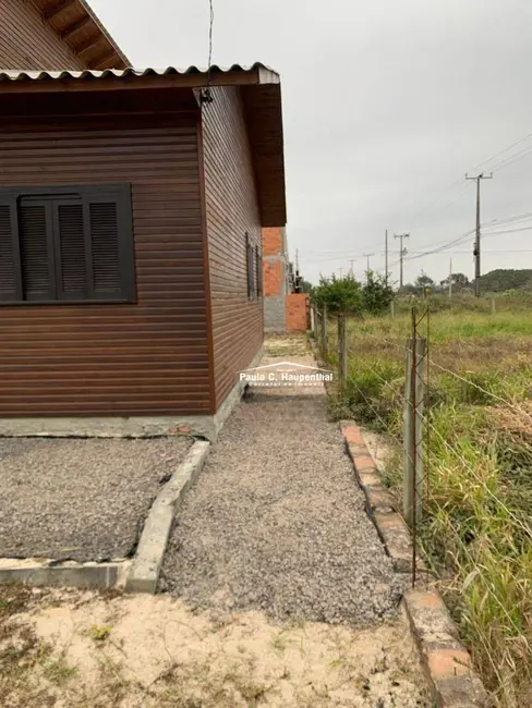 Casa com 3 quartos para alugar, 325m2 em Balneario Arroio Do Silva - SC - imagem 4 Foto 4 de Casa com 3 quartos para alugar, 325m2 em Balneario Arroio Do Silva - SC