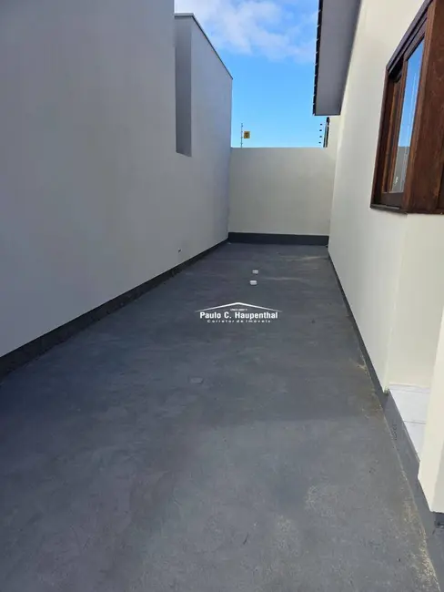 Foto 2 de Casa com 2 quartos à venda, 130m2 em Ararangua - SC