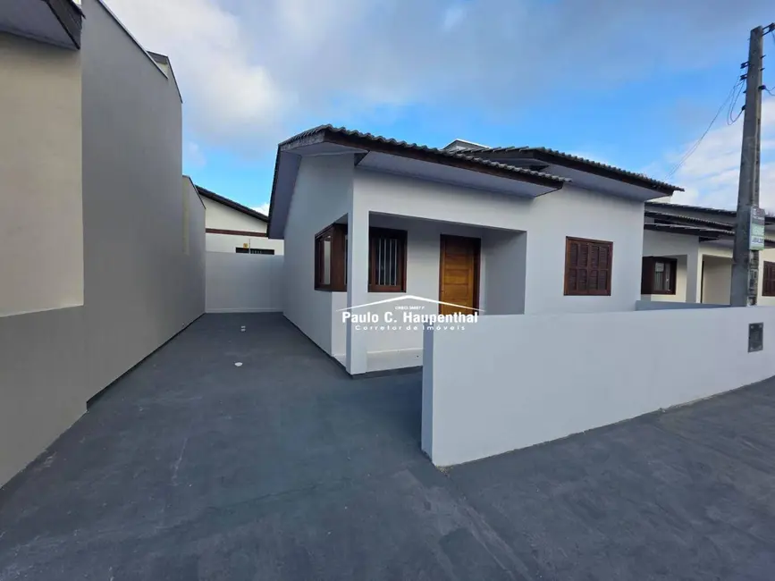 Foto 1 de Casa com 2 quartos à venda, 130m2 em Ararangua - SC
