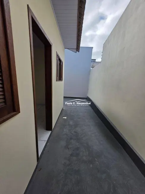 Foto 2 de Casa com 2 quartos à venda, 130m2 em Ararangua - SC
