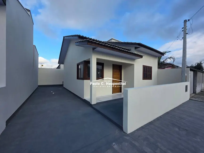 Foto 1 de Casa com 2 quartos à venda, 130m2 em Ararangua - SC