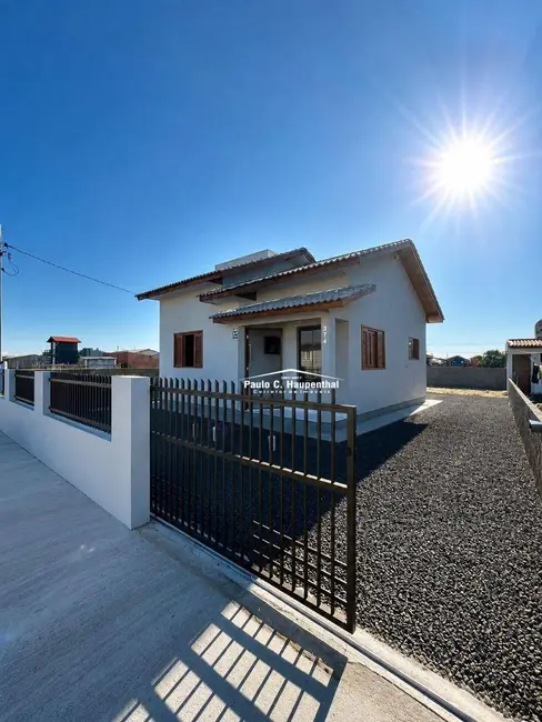 Casa com 2 quartos à venda e para alugar, 300m2 em Balneario Arroio Do Silva - SC - imagem 2 Foto 2 de Casa com 2 quartos à venda e para alugar, 300m2 em Balneario Arroio Do Silva - SC
