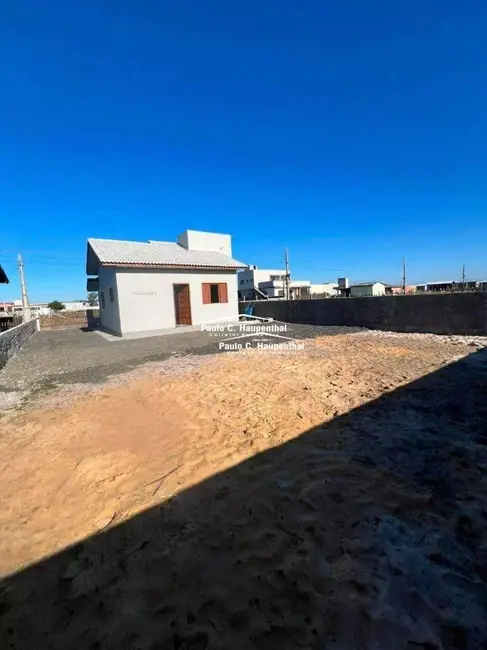 Casa com 2 quartos à venda e para alugar, 300m2 em Balneario Arroio Do Silva - SC - imagem 9 Foto 9 de Casa com 2 quartos à venda e para alugar, 300m2 em Balneario Arroio Do Silva - SC