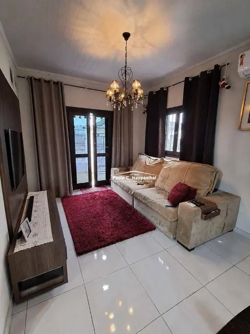 Casa com 3 quartos à venda, 360m2 em Ararangua - SC - imagem 8 Foto 8 de Casa com 3 quartos à venda, 360m2 em Ararangua - SC