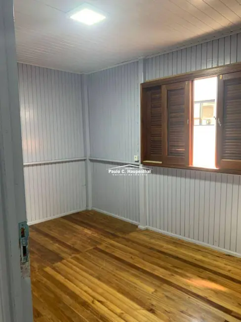 Casa com 3 quartos para alugar, 390m2 em Centro, Balneario Arroio Do Silva - SC - imagem 9 Foto 9 de Casa com 3 quartos para alugar, 390m2 em Centro, Balneario Arroio Do Silva - SC