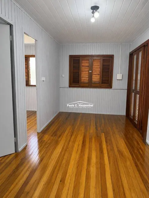 Casa com 3 quartos para alugar, 390m2 em Centro, Balneario Arroio Do Silva - SC - imagem 7 Foto 7 de Casa com 3 quartos para alugar, 390m2 em Centro, Balneario Arroio Do Silva - SC