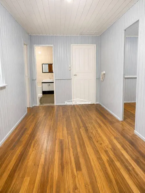 Casa com 3 quartos para alugar, 390m2 em Centro, Balneario Arroio Do Silva - SC - imagem 8 Foto 8 de Casa com 3 quartos para alugar, 390m2 em Centro, Balneario Arroio Do Silva - SC