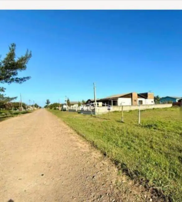 Foto 2 de Terreno / Lote à venda, 600m2 em Balneario Arroio Do Silva - SC
