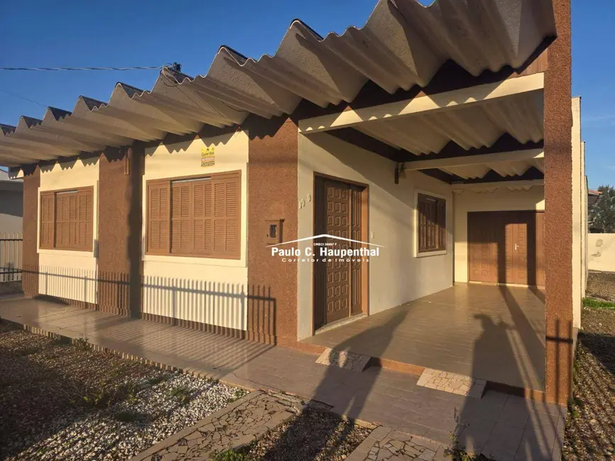 Casa com 3 quartos à venda, 300m2 em Centro, Balneario Arroio Do Silva - SC - imagem 1 Foto 1 de Casa com 3 quartos à venda, 300m2 em Centro, Balneario Arroio Do Silva - SC