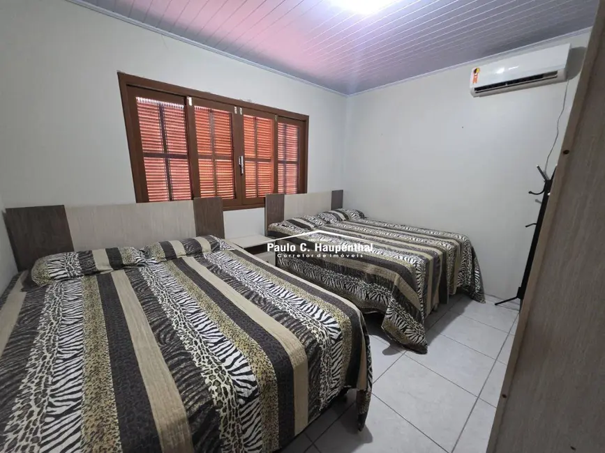 Casa com 3 quartos à venda, 300m2 em Centro, Balneario Arroio Do Silva - SC - imagem 6 Foto 6 de Casa com 3 quartos à venda, 300m2 em Centro, Balneario Arroio Do Silva - SC