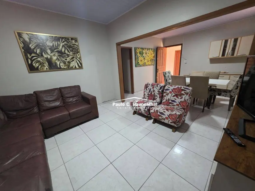 Casa com 3 quartos à venda, 300m2 em Centro, Balneario Arroio Do Silva - SC - imagem 3 Foto 3 de Casa com 3 quartos à venda, 300m2 em Centro, Balneario Arroio Do Silva - SC