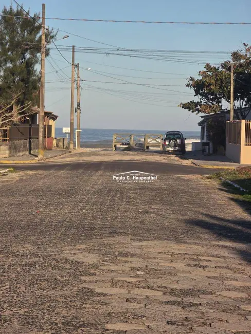 Casa com 3 quartos à venda, 300m2 em Centro, Balneario Arroio Do Silva - SC - imagem 2 Foto 2 de Casa com 3 quartos à venda, 300m2 em Centro, Balneario Arroio Do Silva - SC