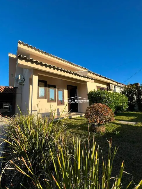 Casa com 3 quartos à venda, 300m2 em Urussanguinha, Ararangua - SC - imagem 1 Foto 1 de Casa com 3 quartos à venda, 300m2 em Urussanguinha, Ararangua - SC