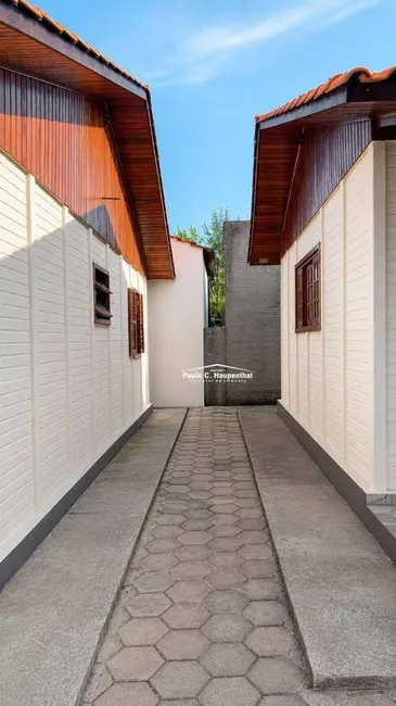 Foto 3 de Casa com 2 quartos à venda e para alugar, 360m2 em Balneario Arroio Do Silva - SC