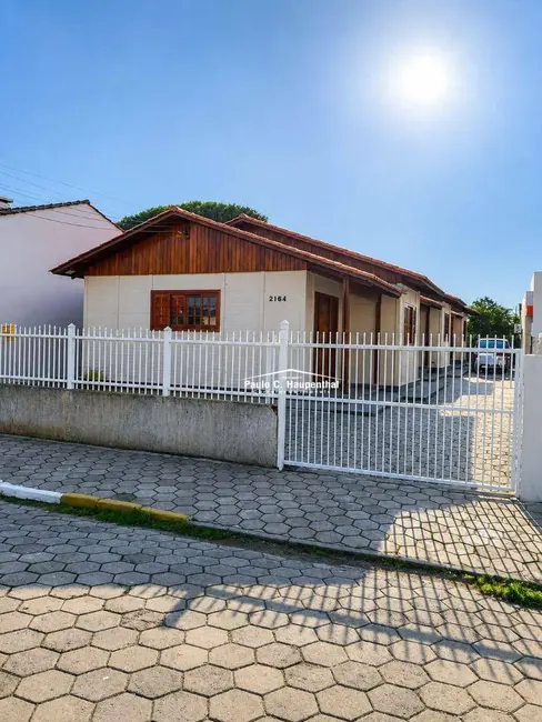 Foto 1 de Casa com 2 quartos à venda e para alugar, 360m2 em Balneario Arroio Do Silva - SC
