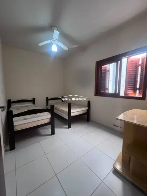 Casa com 4 quartos à venda, 360m2 em Centro, Balneario Arroio Do Silva - SC - imagem 3 Foto 3 de Casa com 4 quartos à venda, 360m2 em Centro, Balneario Arroio Do Silva - SC