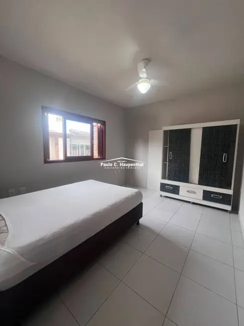 Casa com 4 quartos à venda, 360m2 em Centro, Balneario Arroio Do Silva - SC - imagem 4 Foto 4 de Casa com 4 quartos à venda, 360m2 em Centro, Balneario Arroio Do Silva - SC
