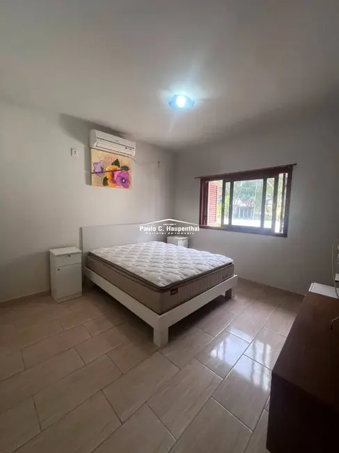 Casa com 4 quartos à venda, 360m2 em Centro, Balneario Arroio Do Silva - SC - imagem 6 Foto 6 de Casa com 4 quartos à venda, 360m2 em Centro, Balneario Arroio Do Silva - SC