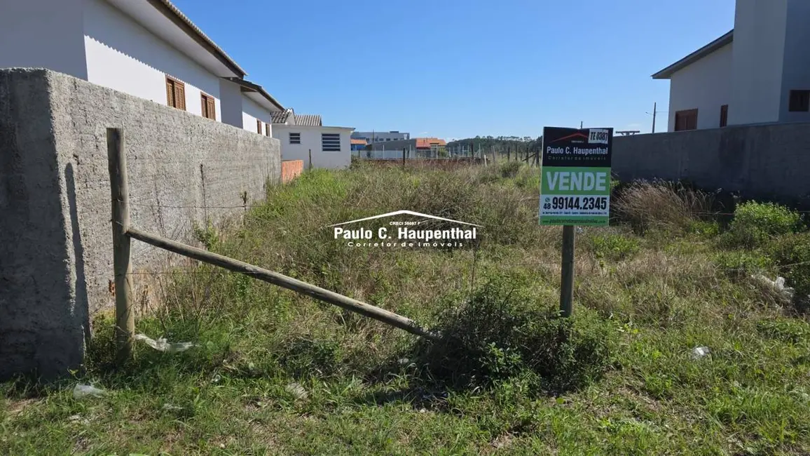 Foto 1 de Terreno / Lote à venda, 300m2 em Balneario Arroio Do Silva - SC