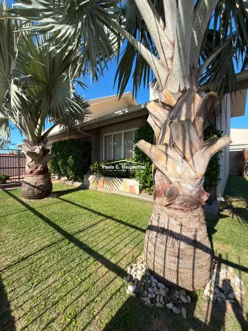 Casa com 4 quartos à venda, 360m2 em Centro, Balneario Arroio Do Silva - SC - imagem 1 Foto 1 de Casa com 4 quartos à venda, 360m2 em Centro, Balneario Arroio Do Silva - SC