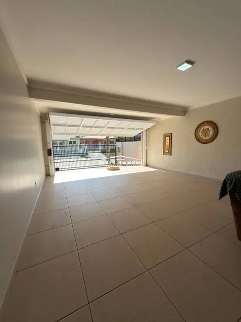 Casa com 4 quartos à venda, 360m2 em Centro, Balneario Arroio Do Silva - SC - imagem 8 Foto 8 de Casa com 4 quartos à venda, 360m2 em Centro, Balneario Arroio Do Silva - SC